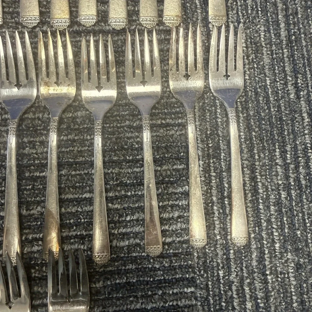 48 Pcs Oneida Surf Club Silver Plate 1881 Rogers Ltd Silverware Flatware Vintage
